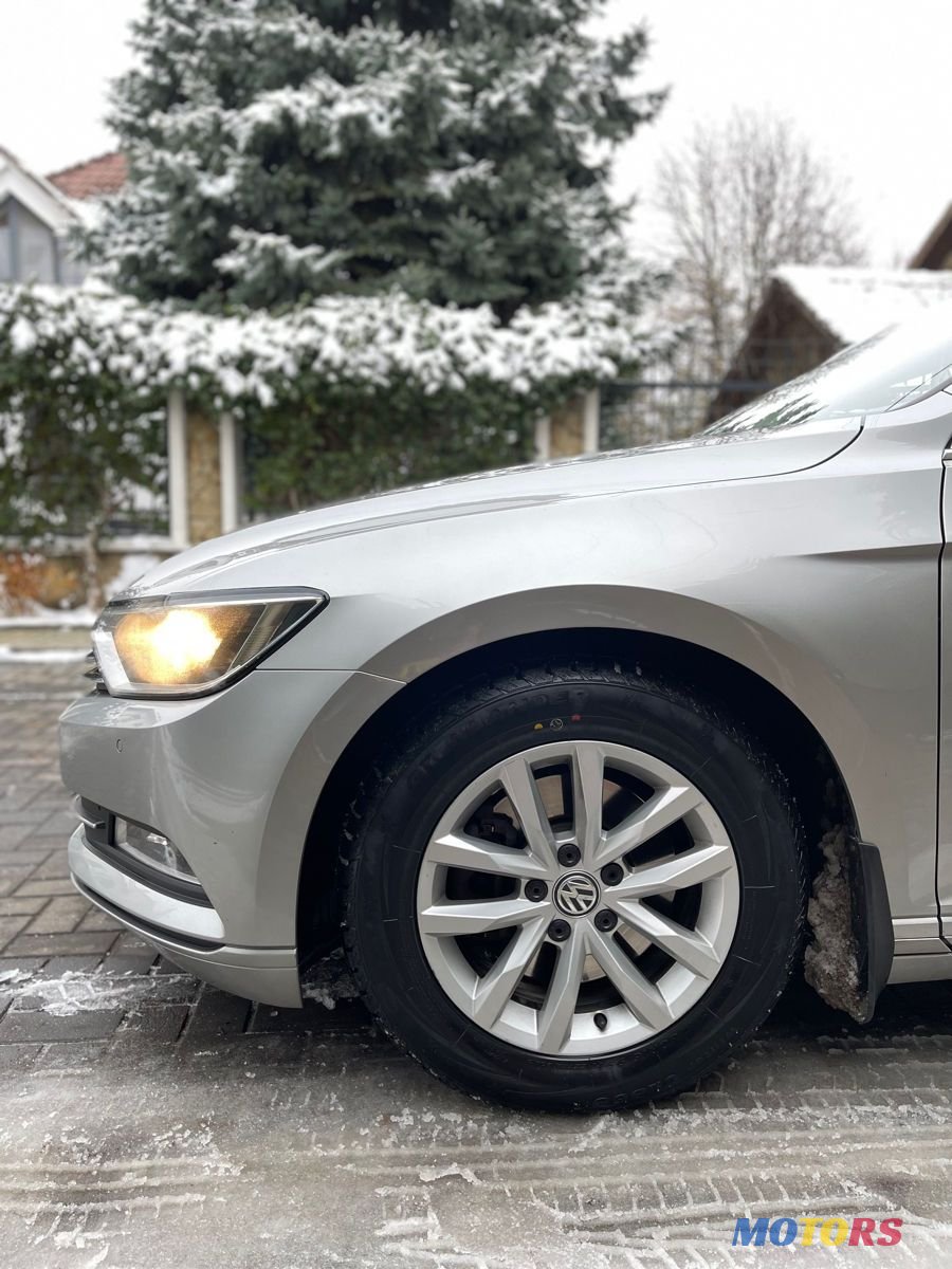 2015' Volkswagen Passat photo #4