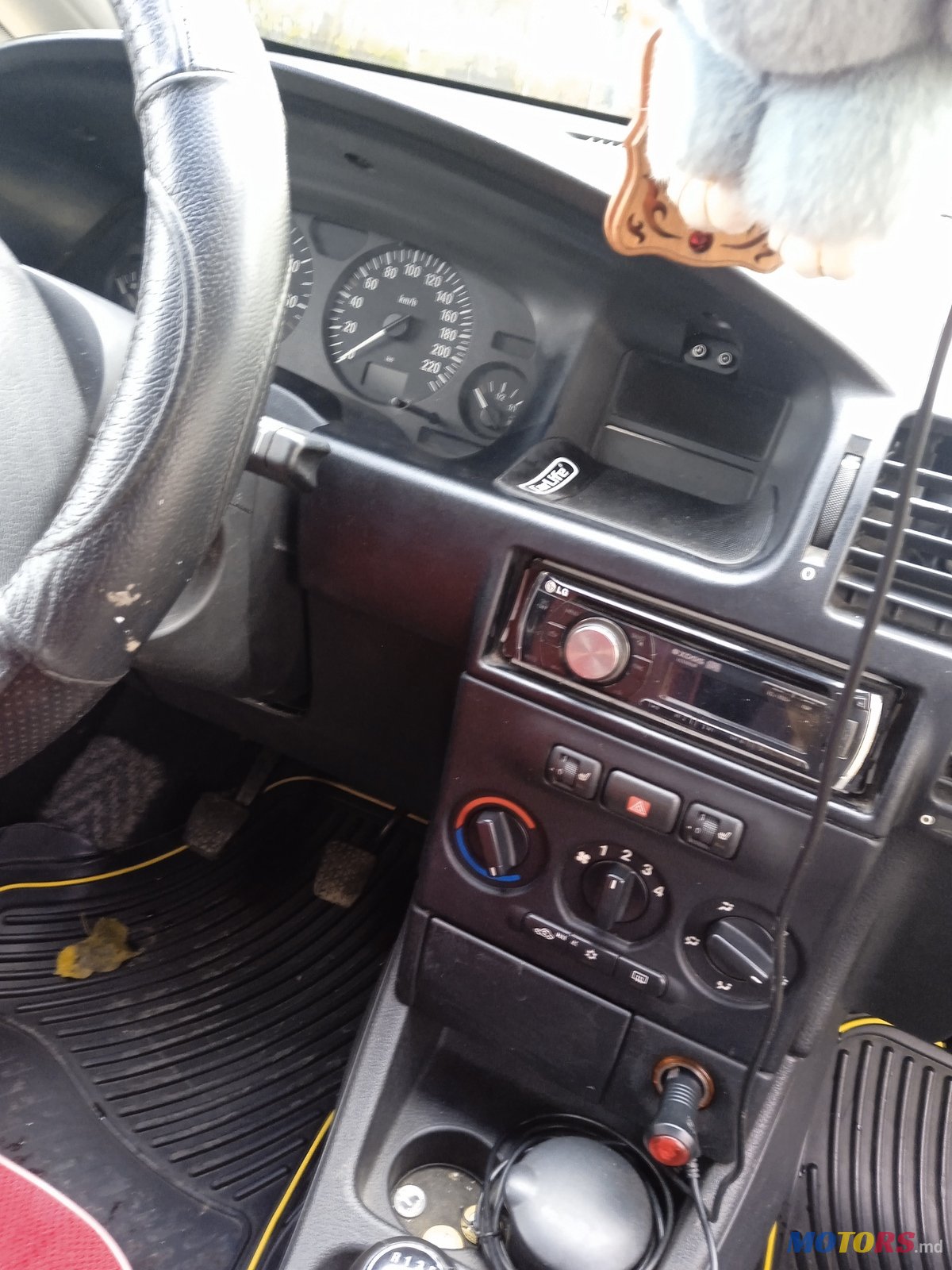 2005' Opel Zafira photo #1