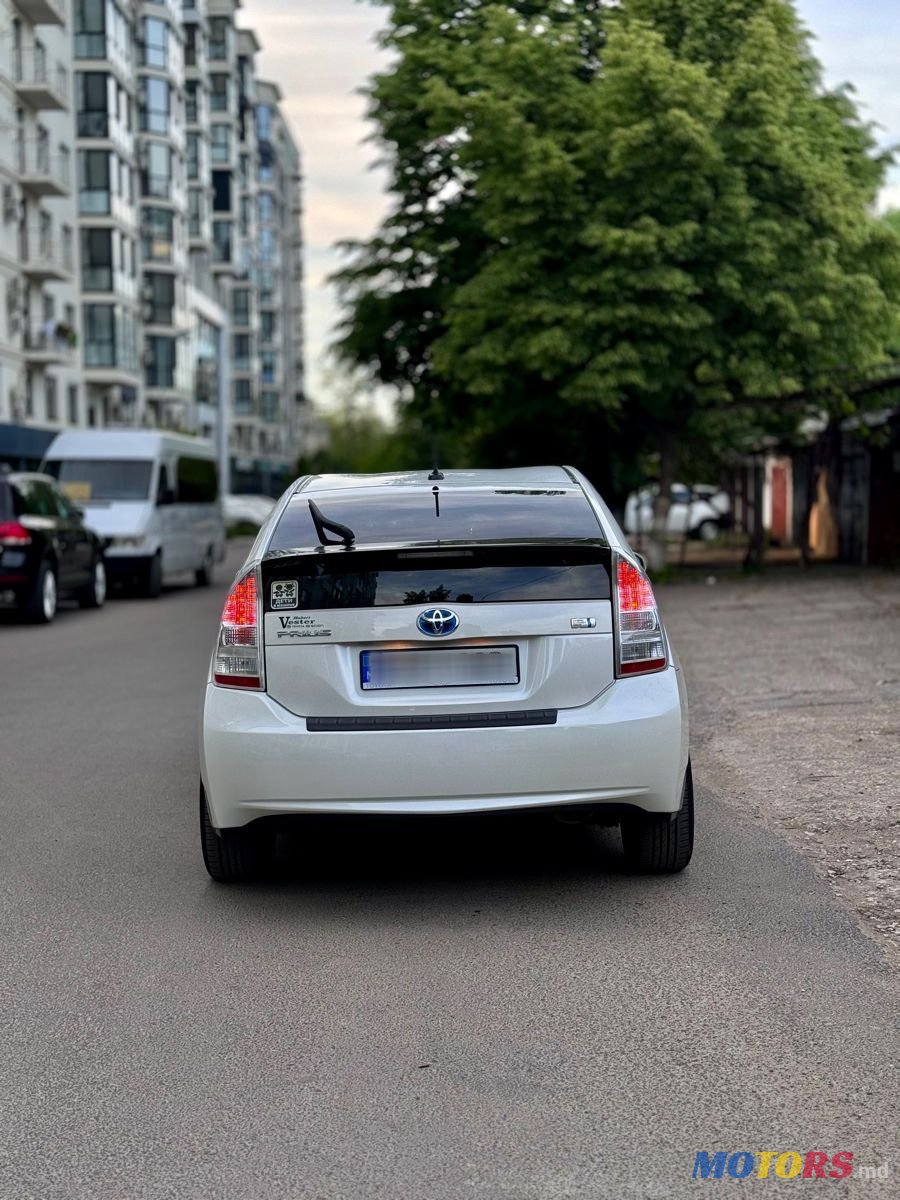 2010' Toyota Prius photo #3