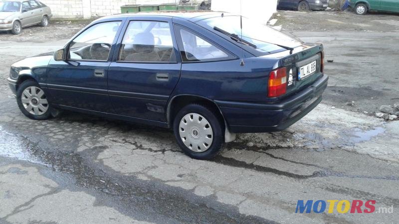 1991' Opel Vectra photo #2