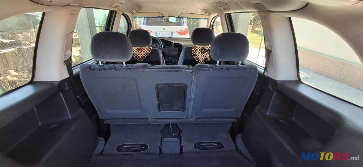 2003' Opel Zafira photo #3