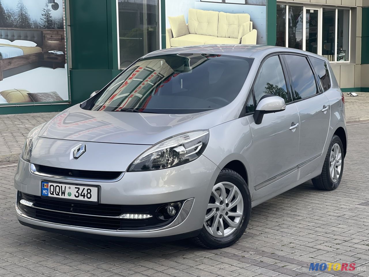 2012' Renault Grand Scenic photo #1