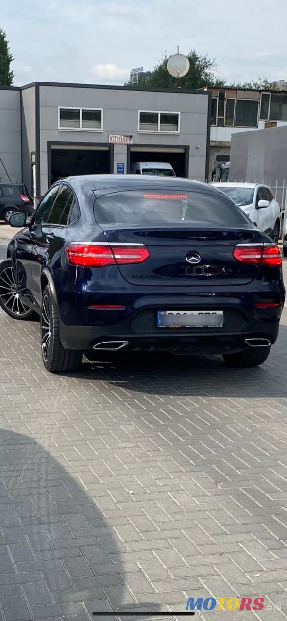 2018' Mercedes-Benz Glc Coupe photo #1