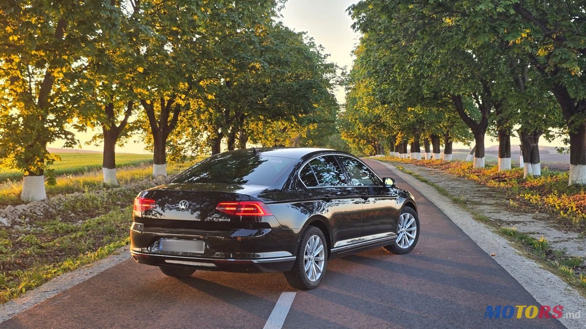 2017' Volkswagen Passat photo #1