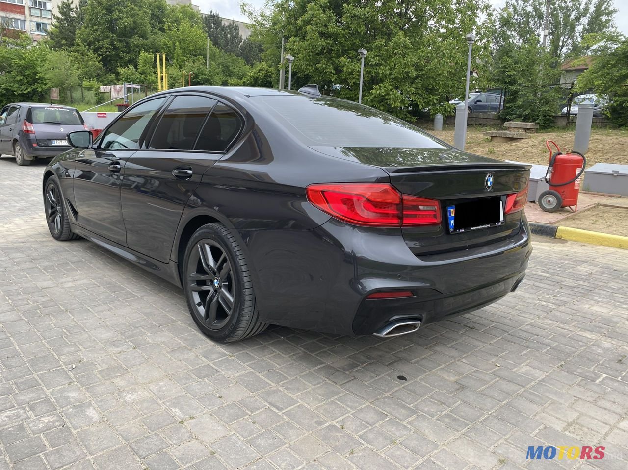 2017' BMW 5 Series photo #2
