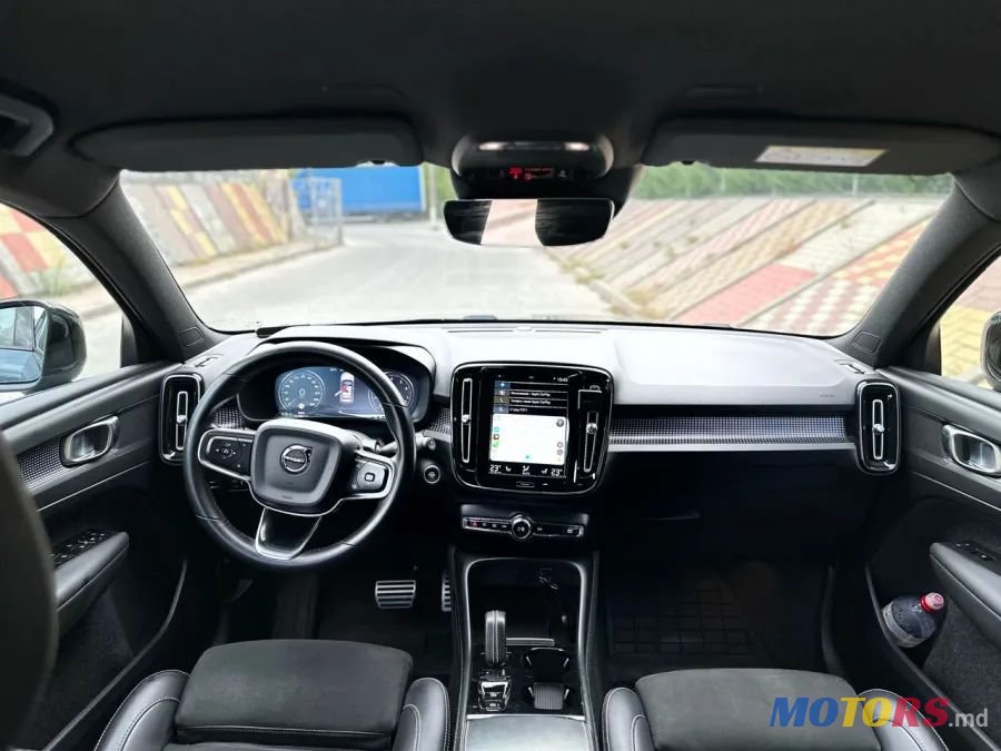 2021' Volvo XC40 photo #5