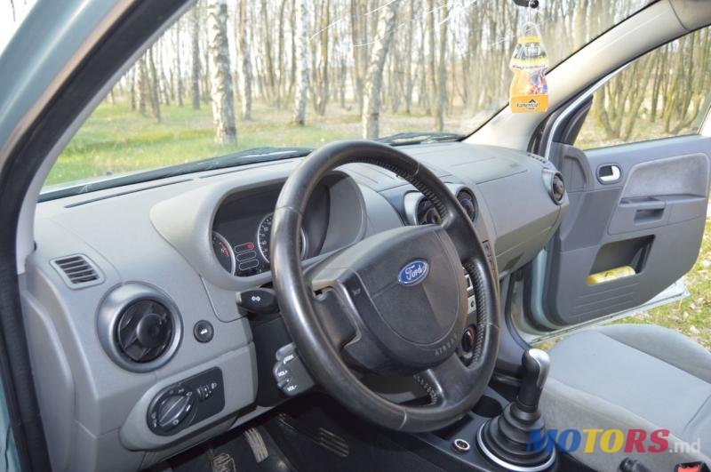 2004' Ford Fusion photo #3