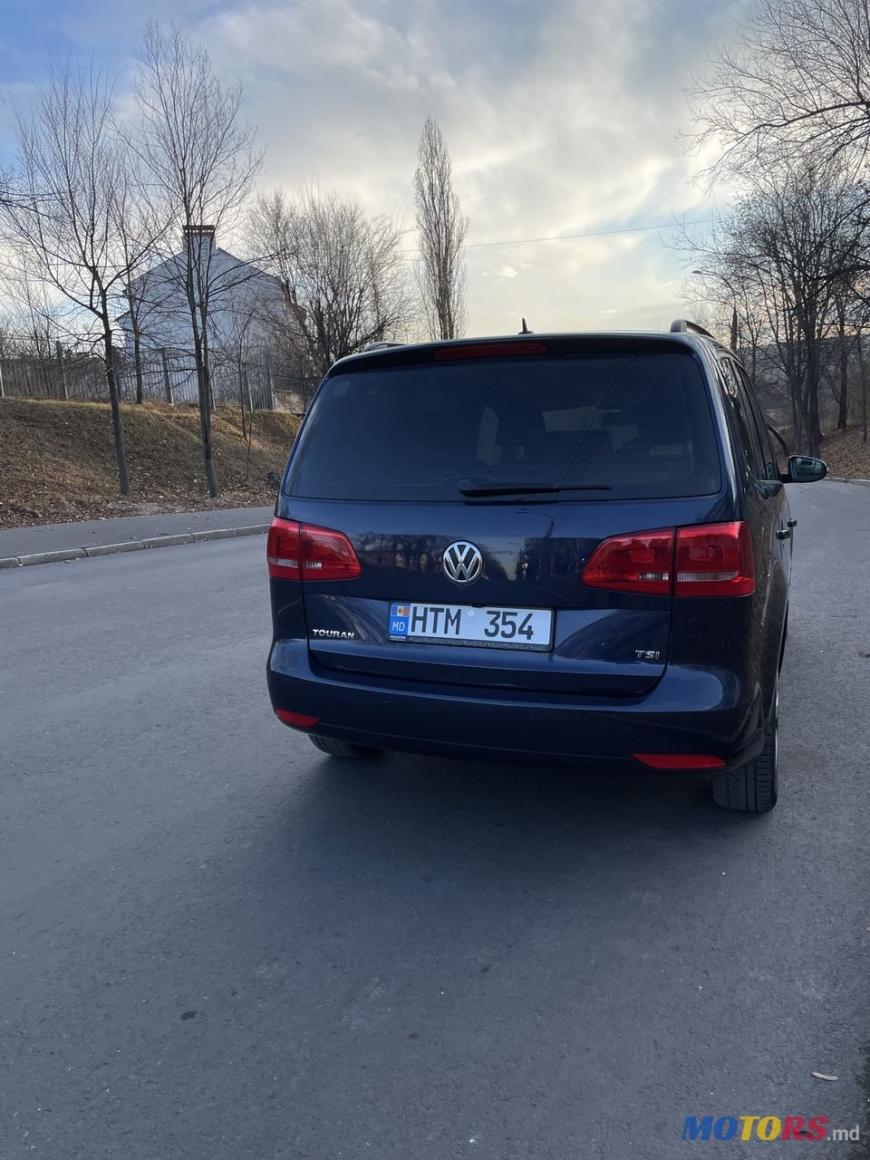 2014' Volkswagen Touran photo #3