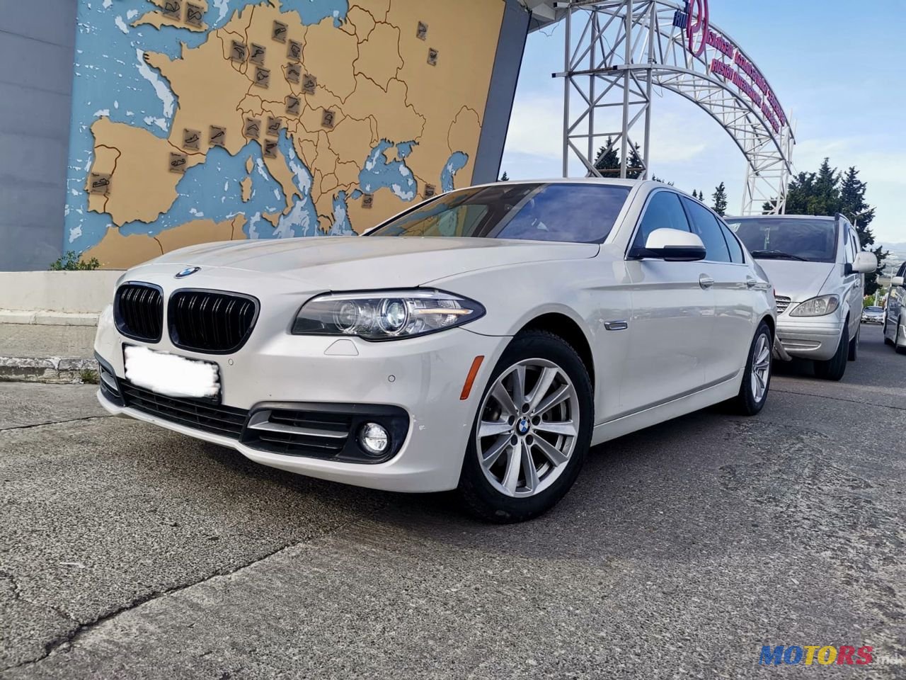 2015' BMW 5 Series photo #1