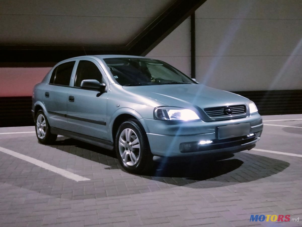 2005' Opel Astra photo #3