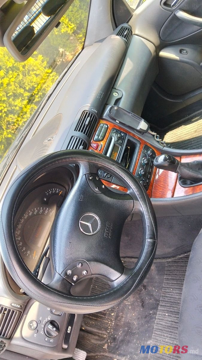 2002' Mercedes-Benz C-Class photo #4