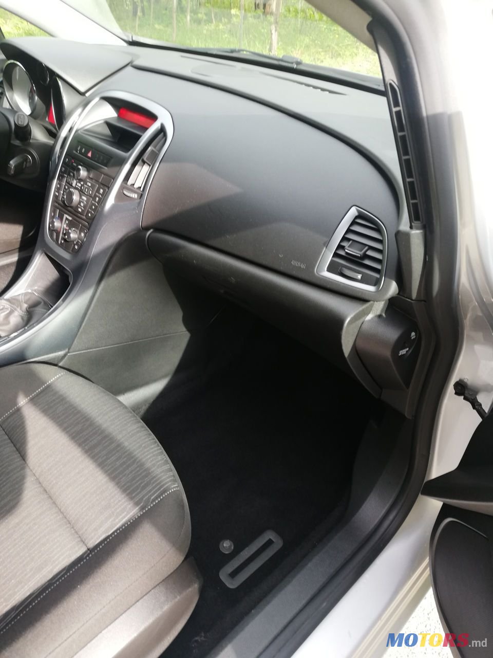 2013' Opel Astra photo #6