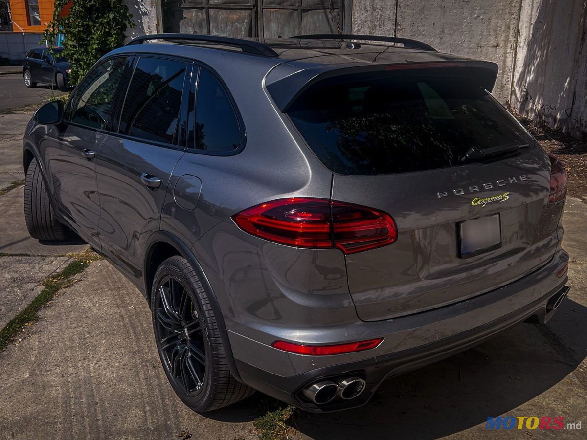 2017' Porsche Cayenne photo #2