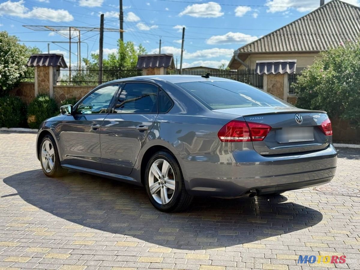 2014' Volkswagen Passat photo #4