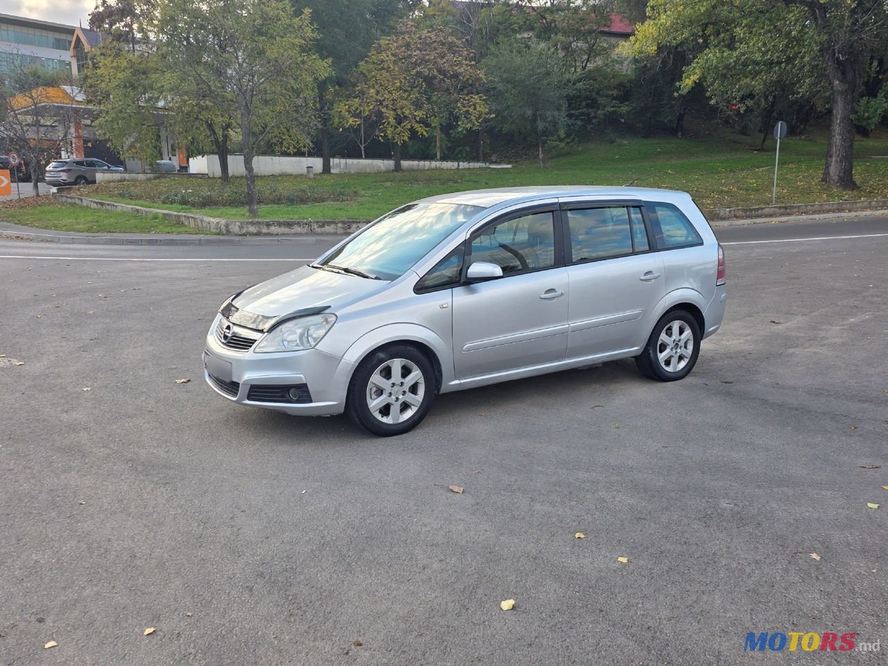 2007' Opel Zafira photo #1