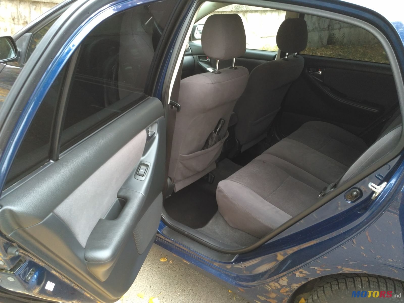 2004' Toyota Corolla photo #4