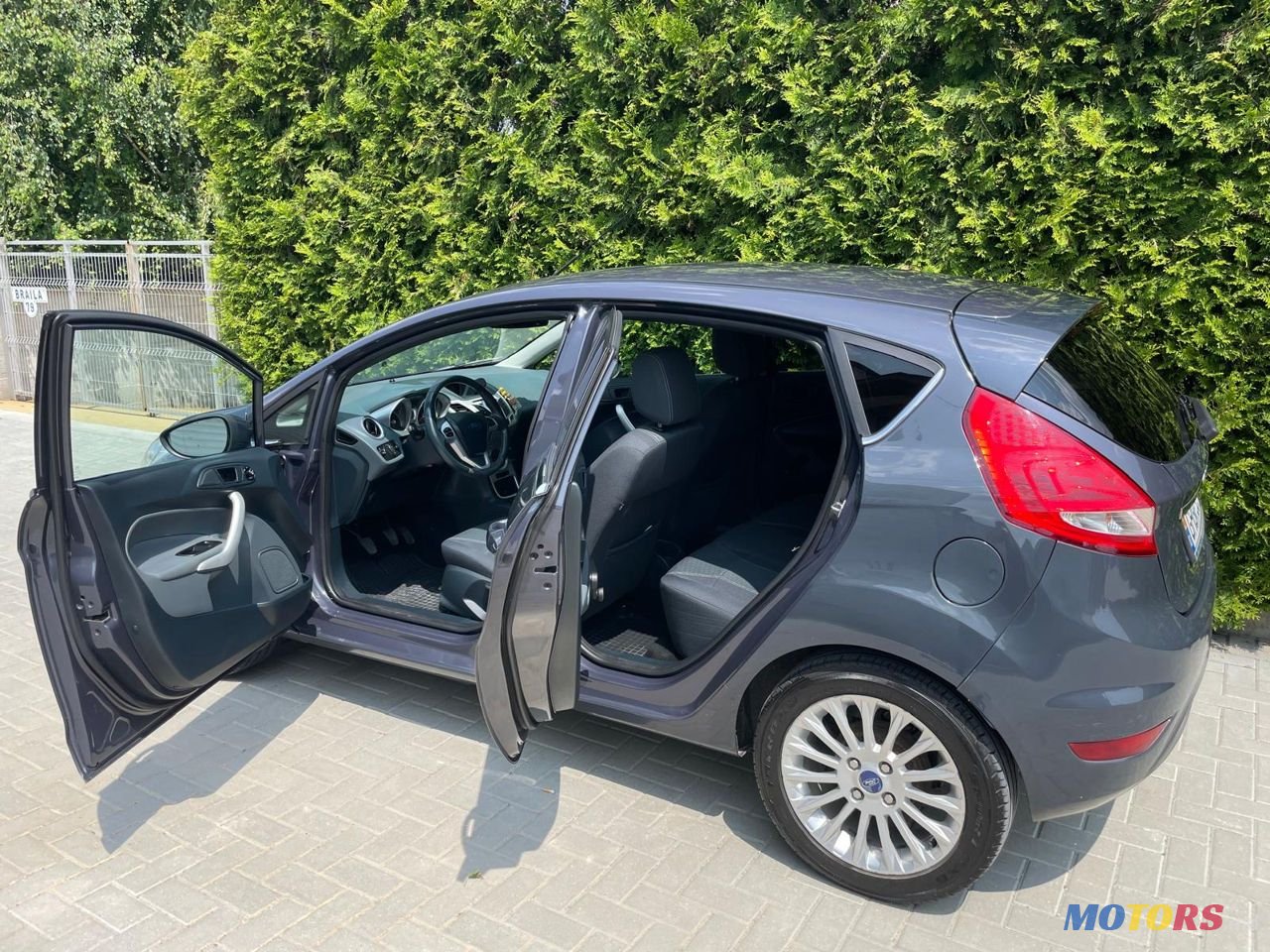 2011' Ford Fiesta photo #6