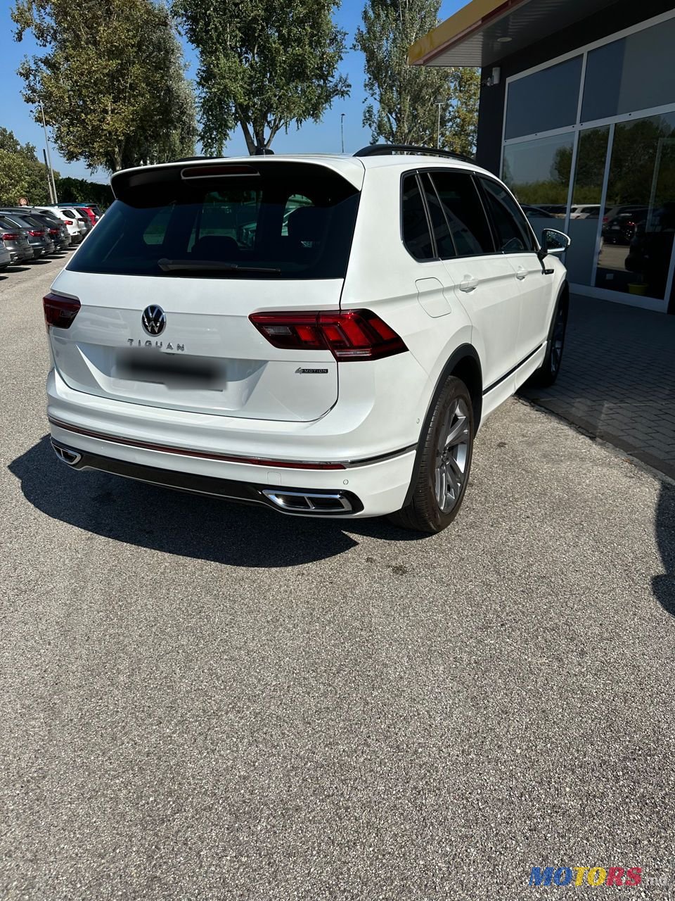 2021' Volkswagen Tiguan photo #3