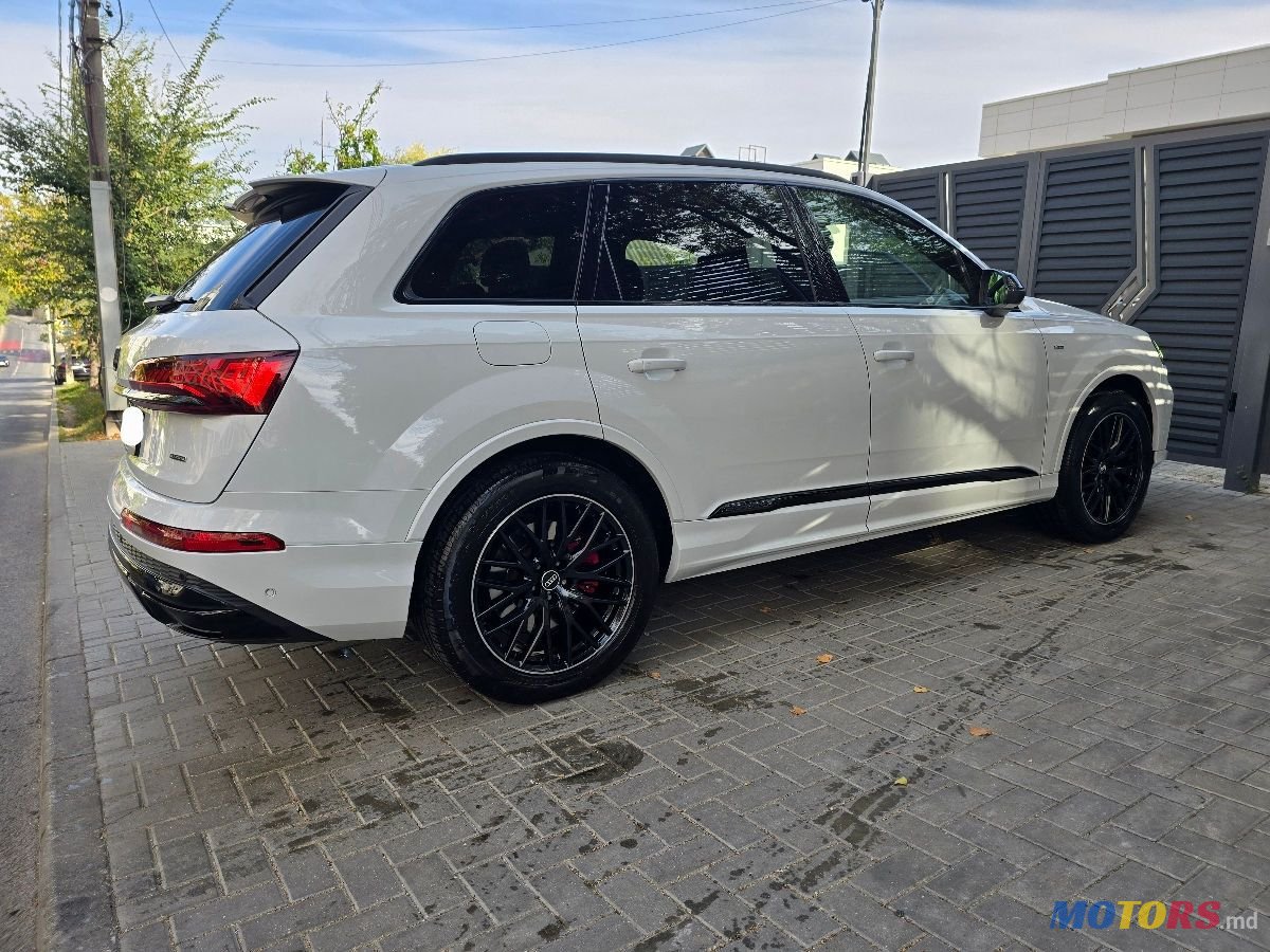 2021' Audi Q7 E-Tron photo #6