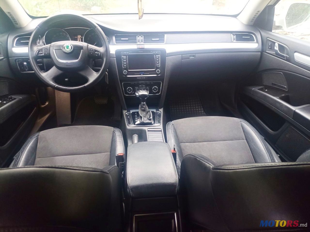 2013' Skoda Superb photo #3