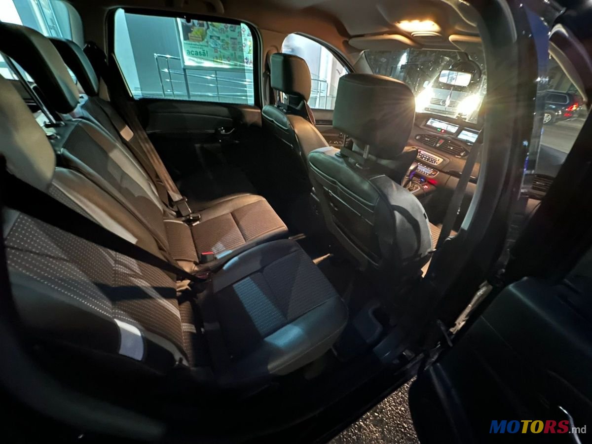 2013' Renault Grand Scenic photo #4