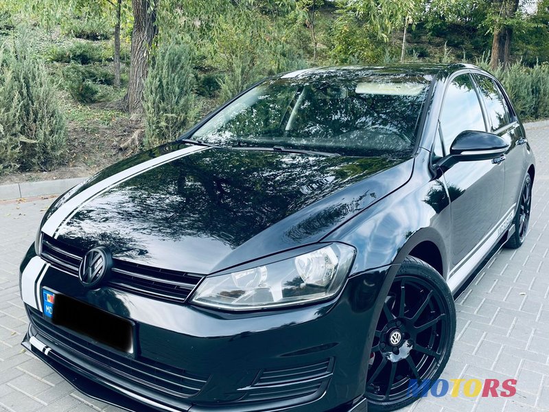 2016' Volkswagen Golf photo #2