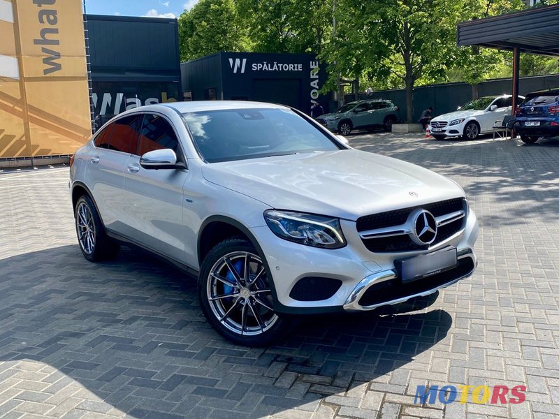 2017' Mercedes-Benz GLC Coupe photo #2