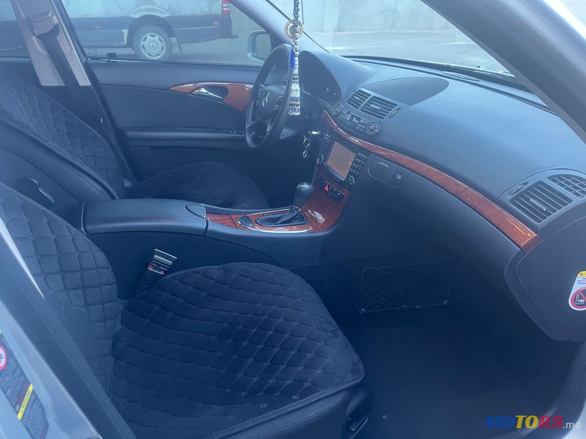 2008' Mercedes-Benz E Класс photo #4