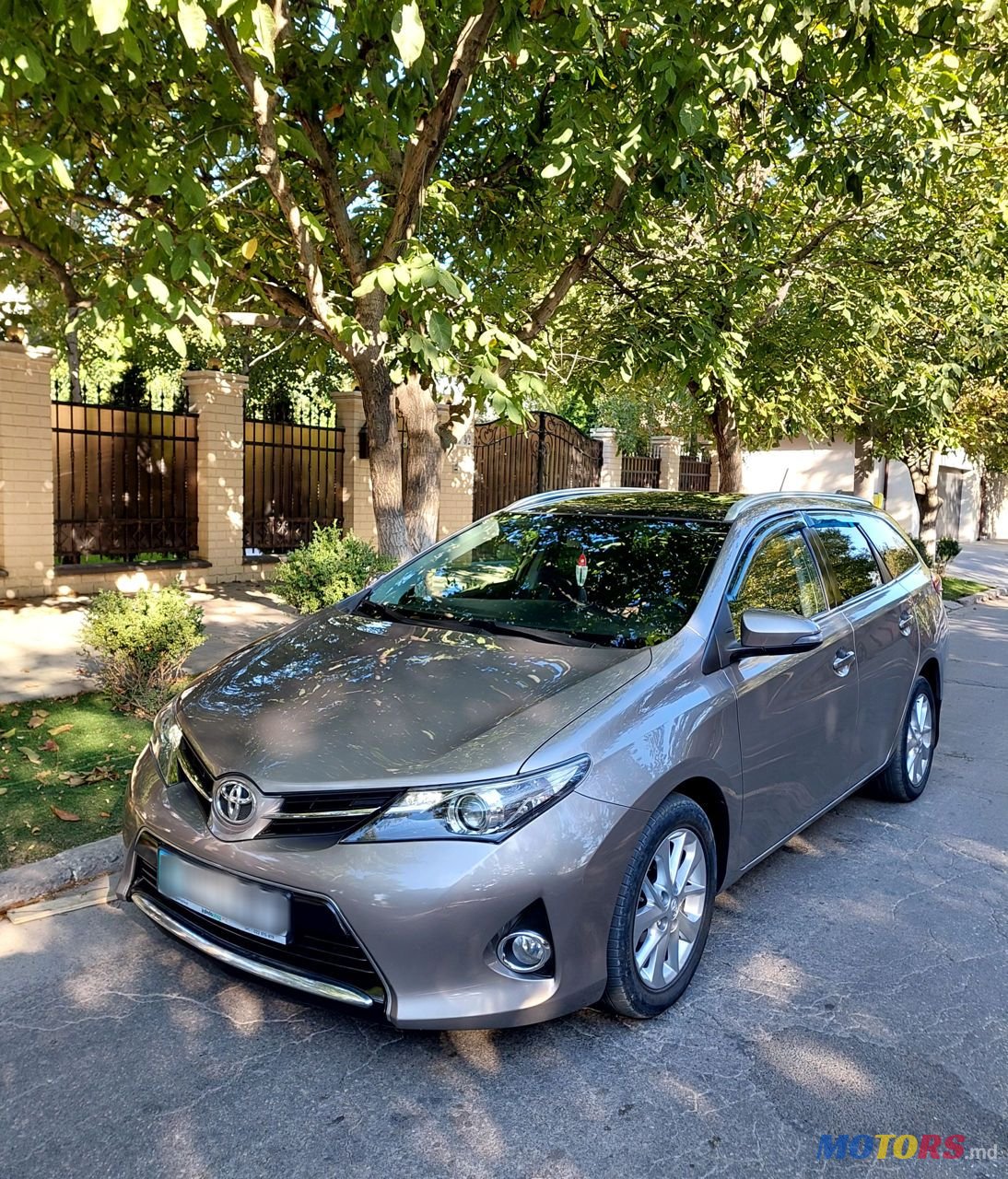 2014' Toyota Auris photo #1