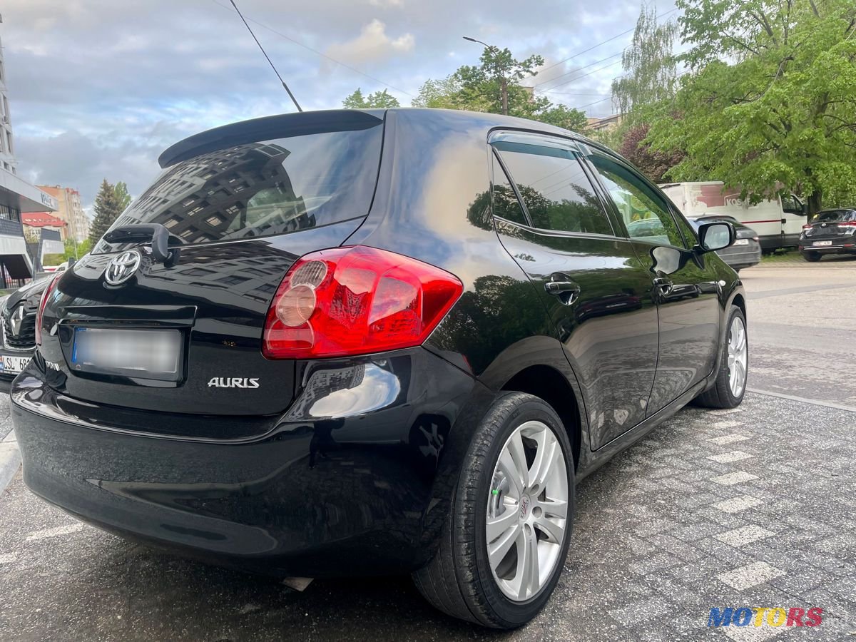 2007' Toyota Auris photo #4