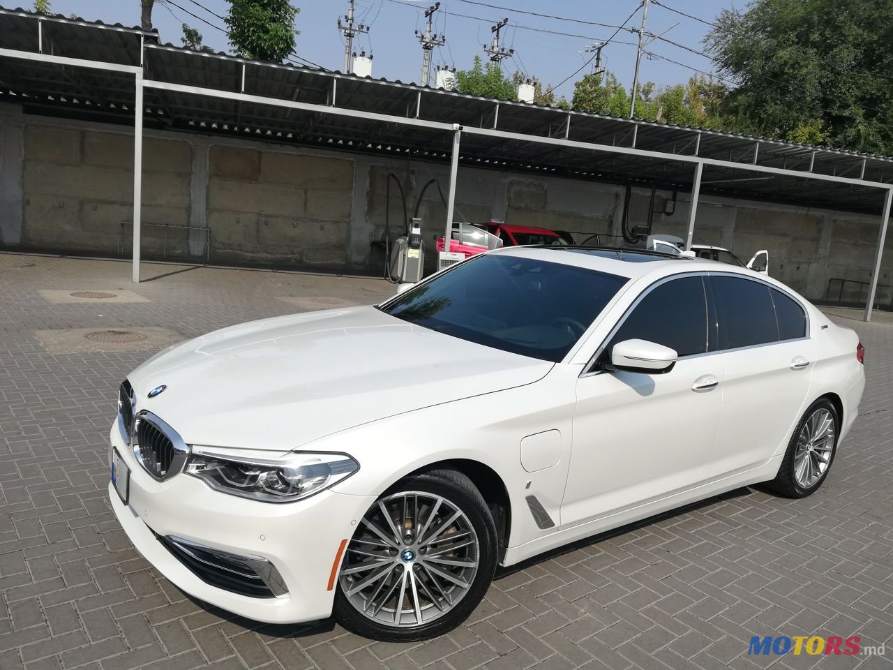 2018' BMW 5 Series photo #1