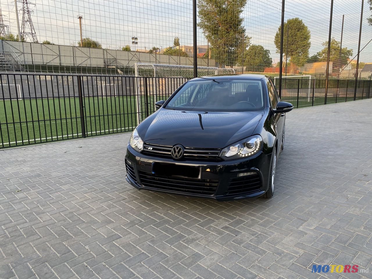 2011' Volkswagen Golf photo #1