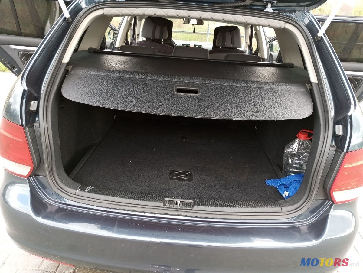 2008' Volkswagen Golf photo #6