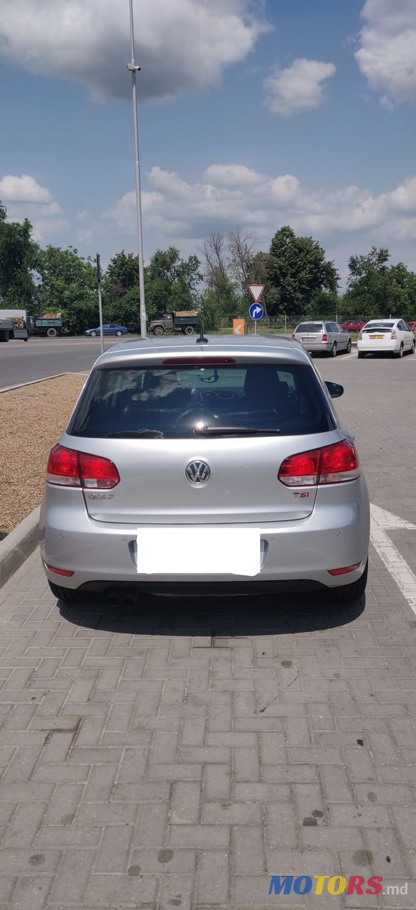 2011' Volkswagen Golf photo #4