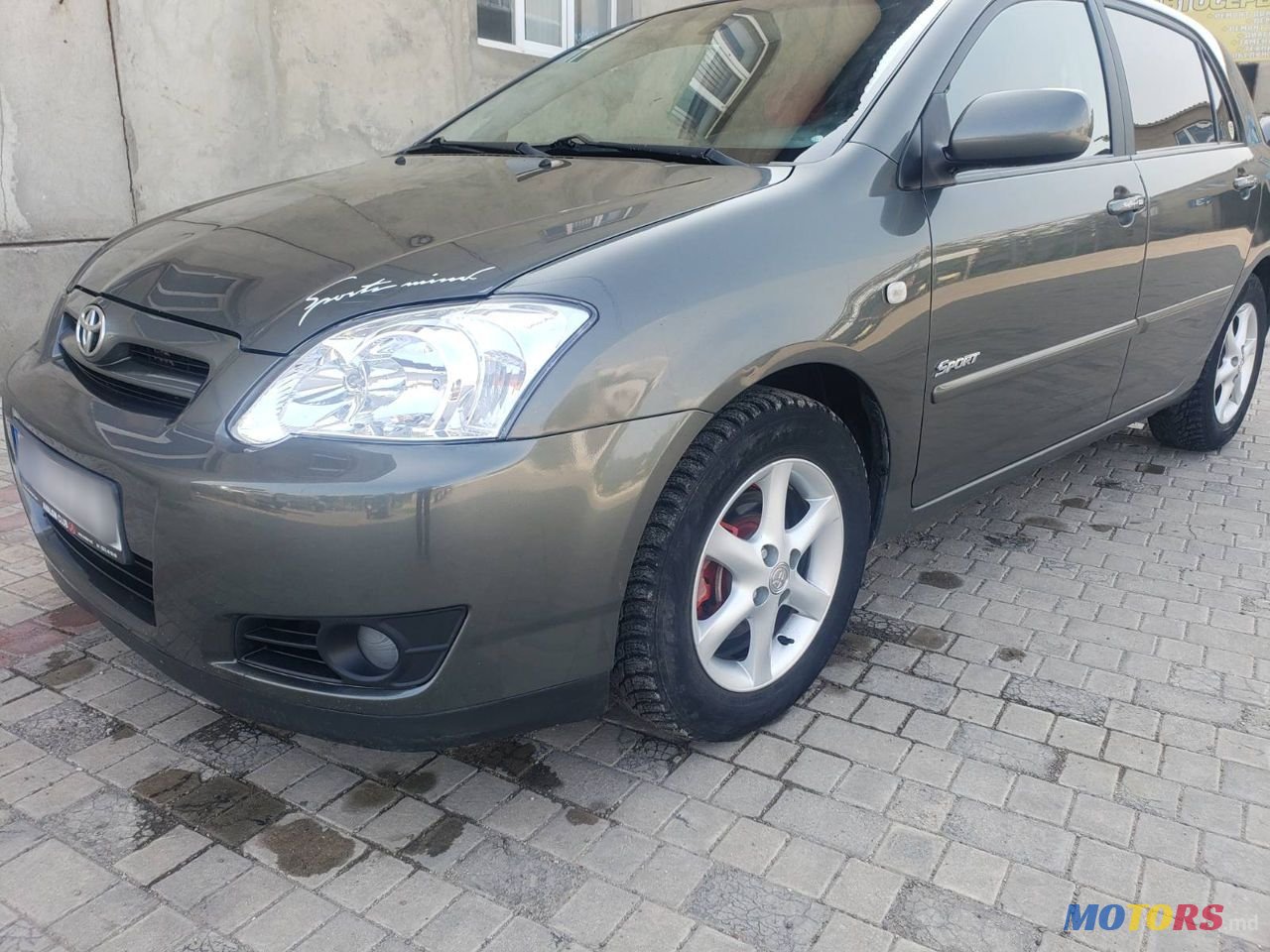 2005' Toyota Corolla photo #2