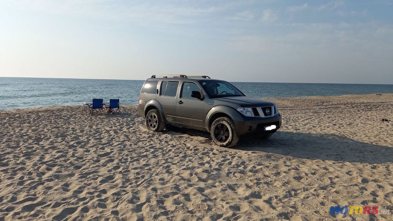2006' Nissan Pathfinder photo #2