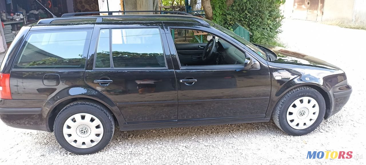 2003' Volkswagen Golf photo #6