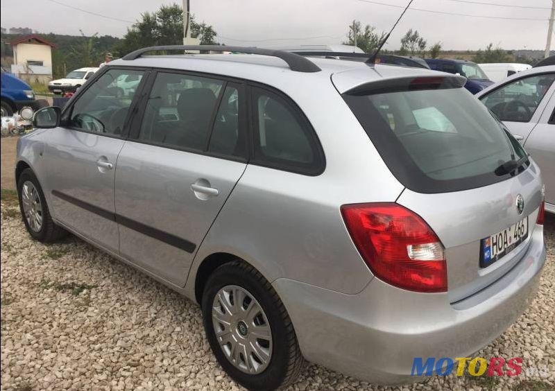 2008' Skoda Fabia photo #2