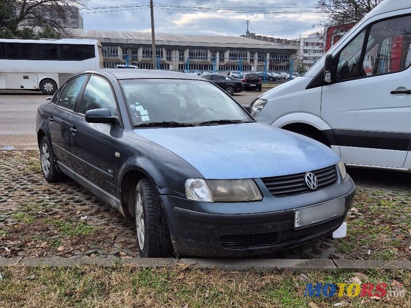 2000' Volkswagen Passat photo #1