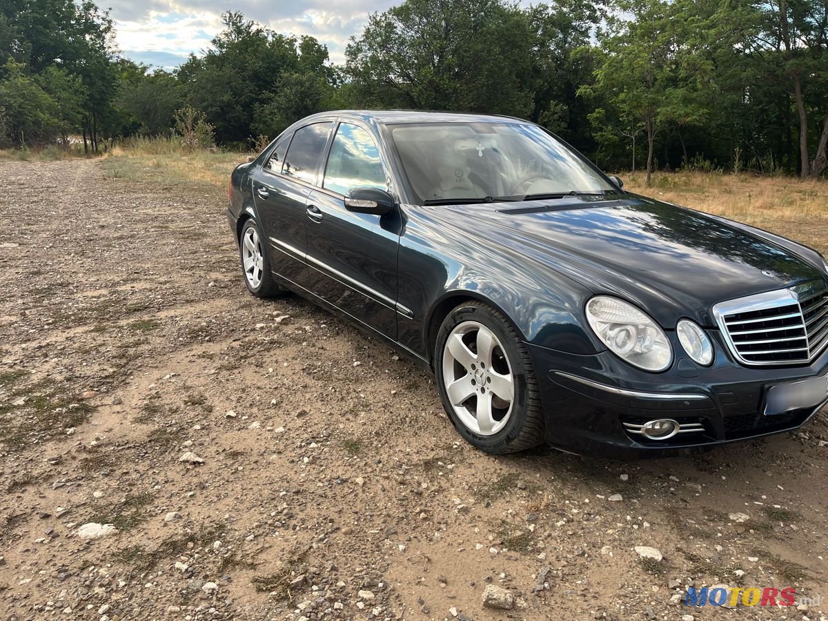 2004' Mercedes-Benz E-Class photo #1