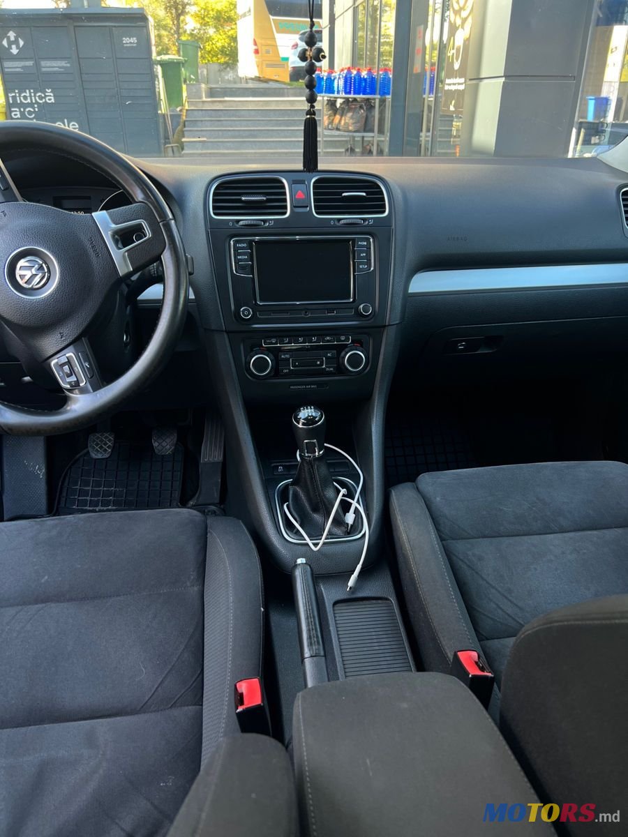 2010' Volkswagen Golf photo #6