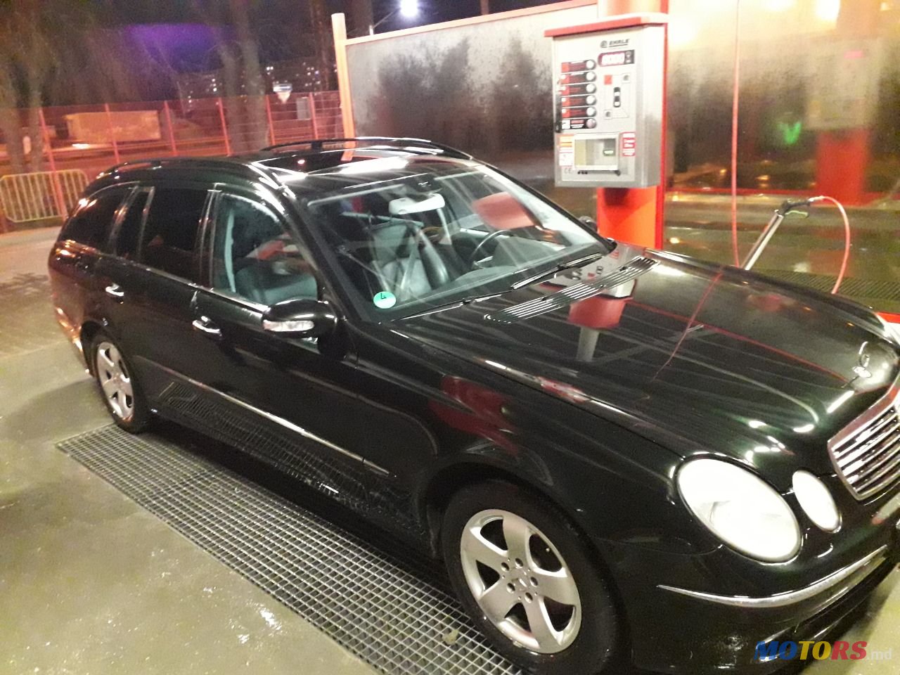 2004' Mercedes-Benz E-Class photo #4