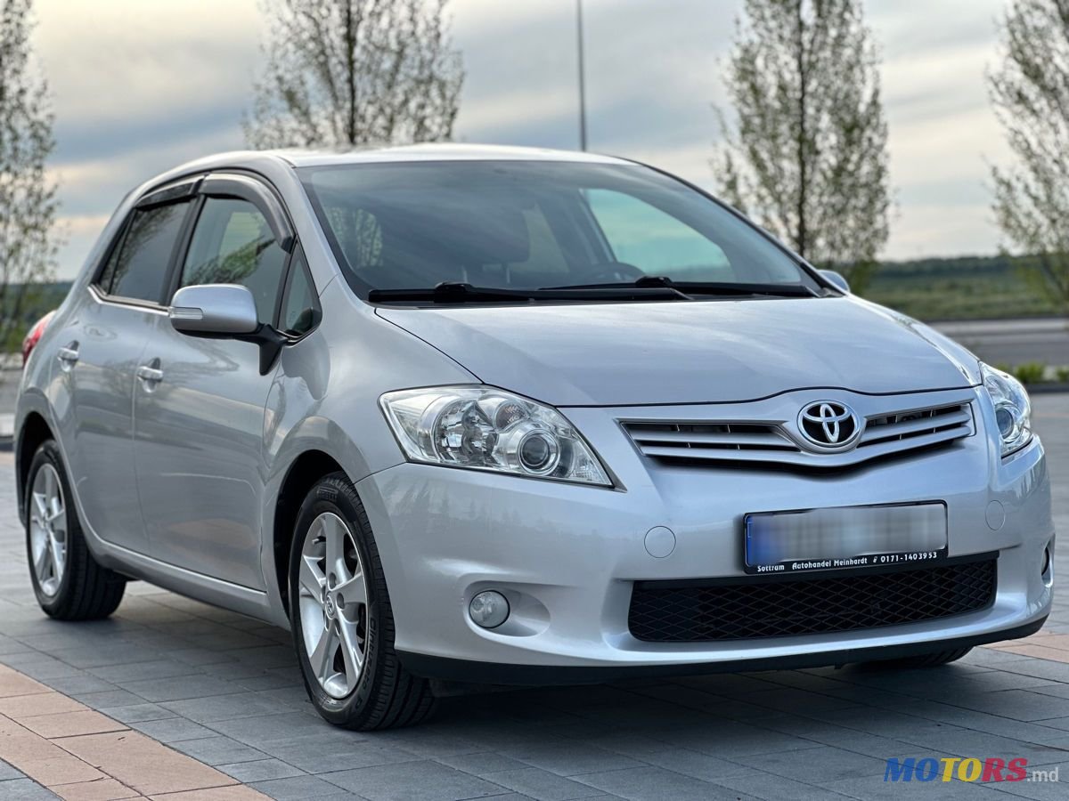 2010' Toyota Auris photo #2
