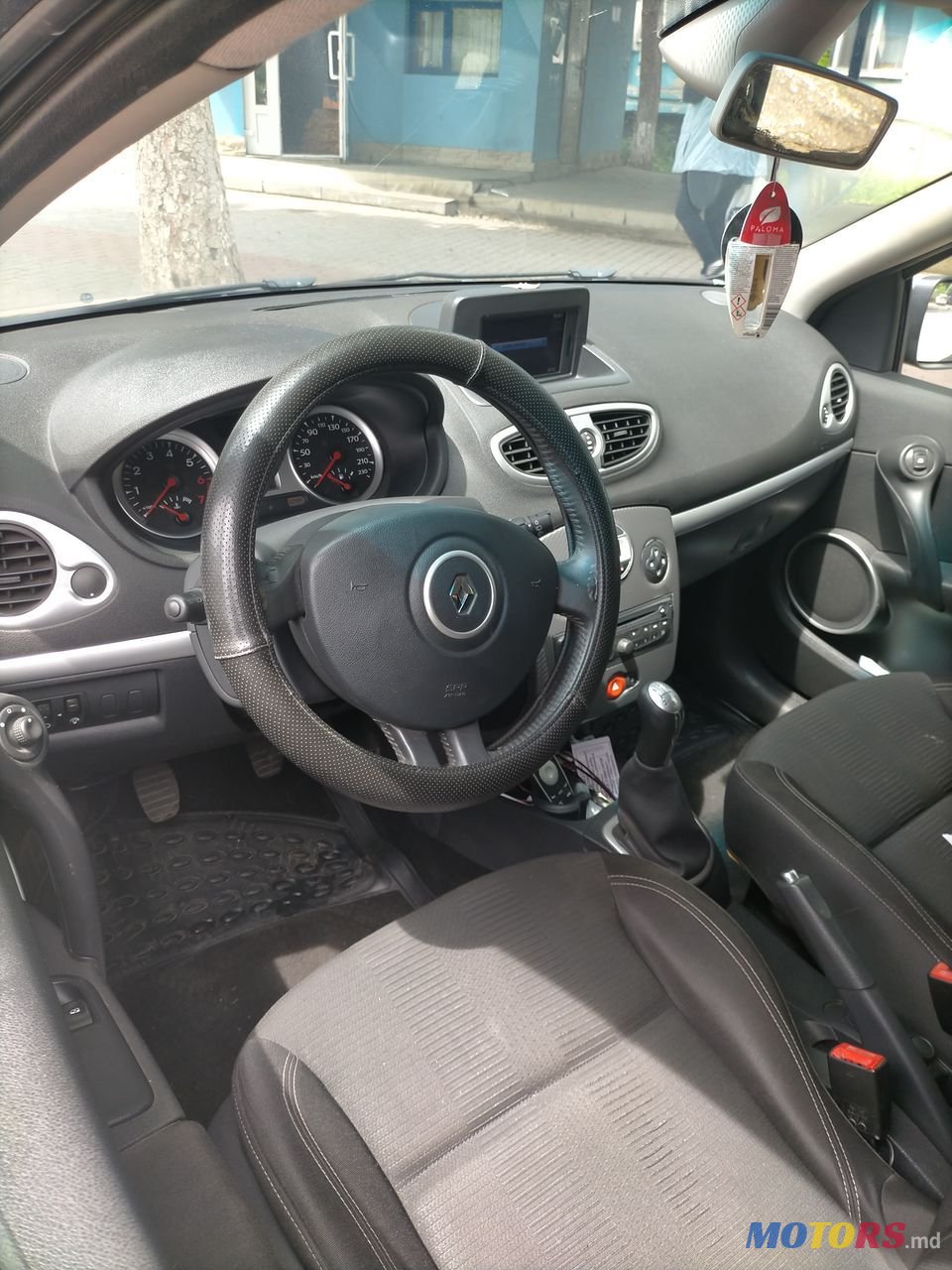 2009' Renault Clio photo #4