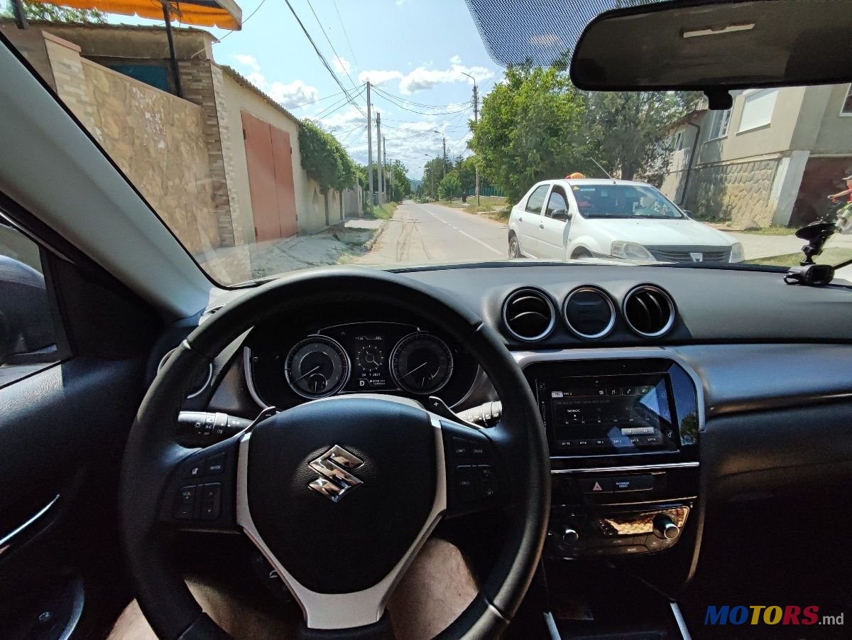 2021' Suzuki Vitara photo #2