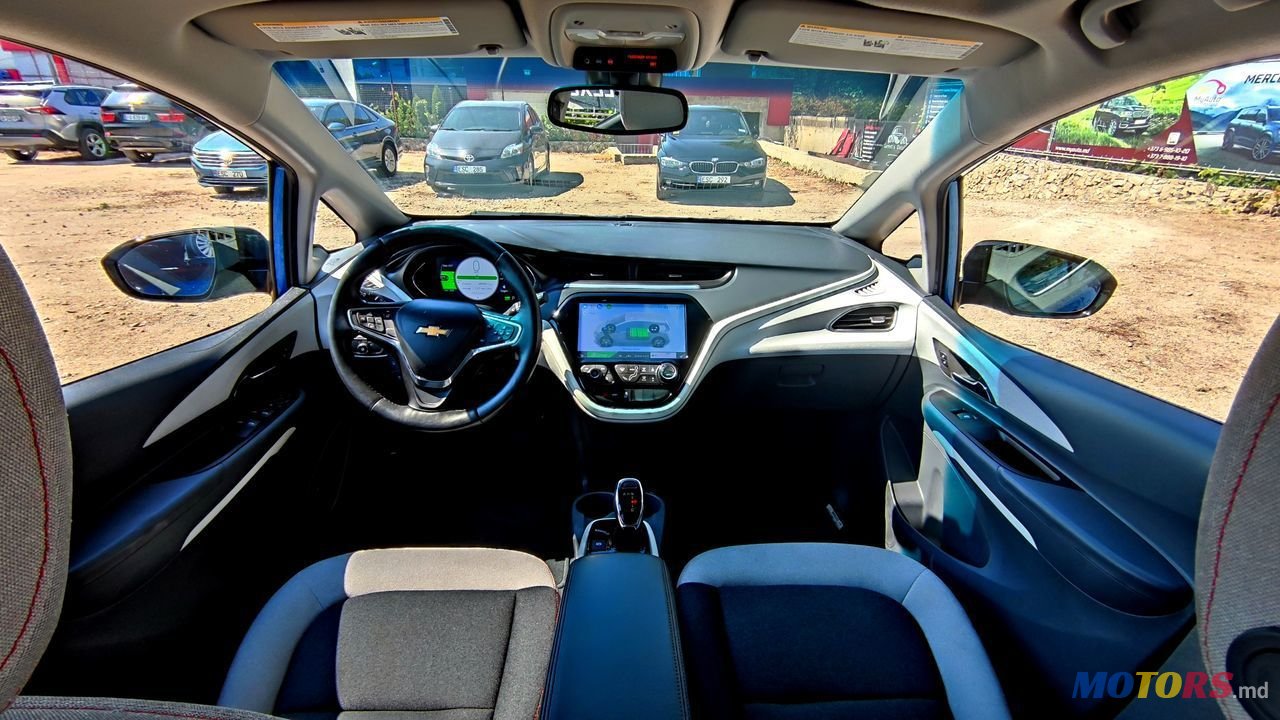 2017' Chevrolet Bolt photo #5