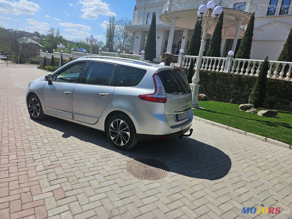 2015' Renault Grand Scenic photo #4