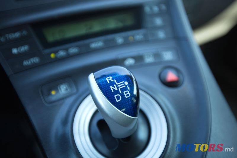 2010' Toyota Prius photo #5