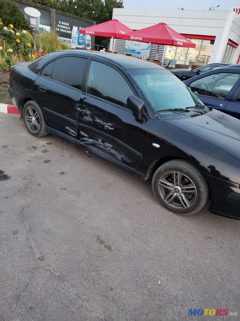 2003' Mitsubishi Carisma photo #4