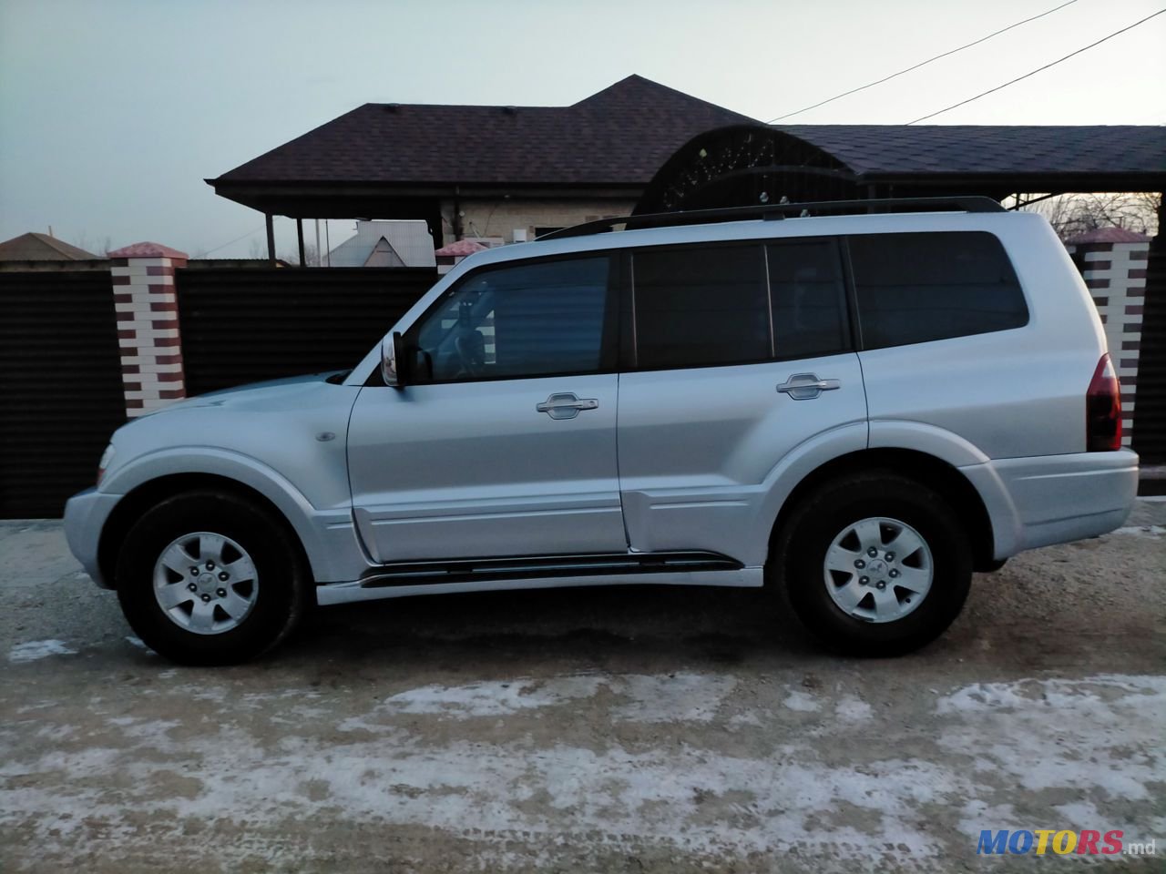2003' Mitsubishi Pajero photo #3